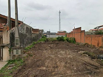Terreno Peru�be